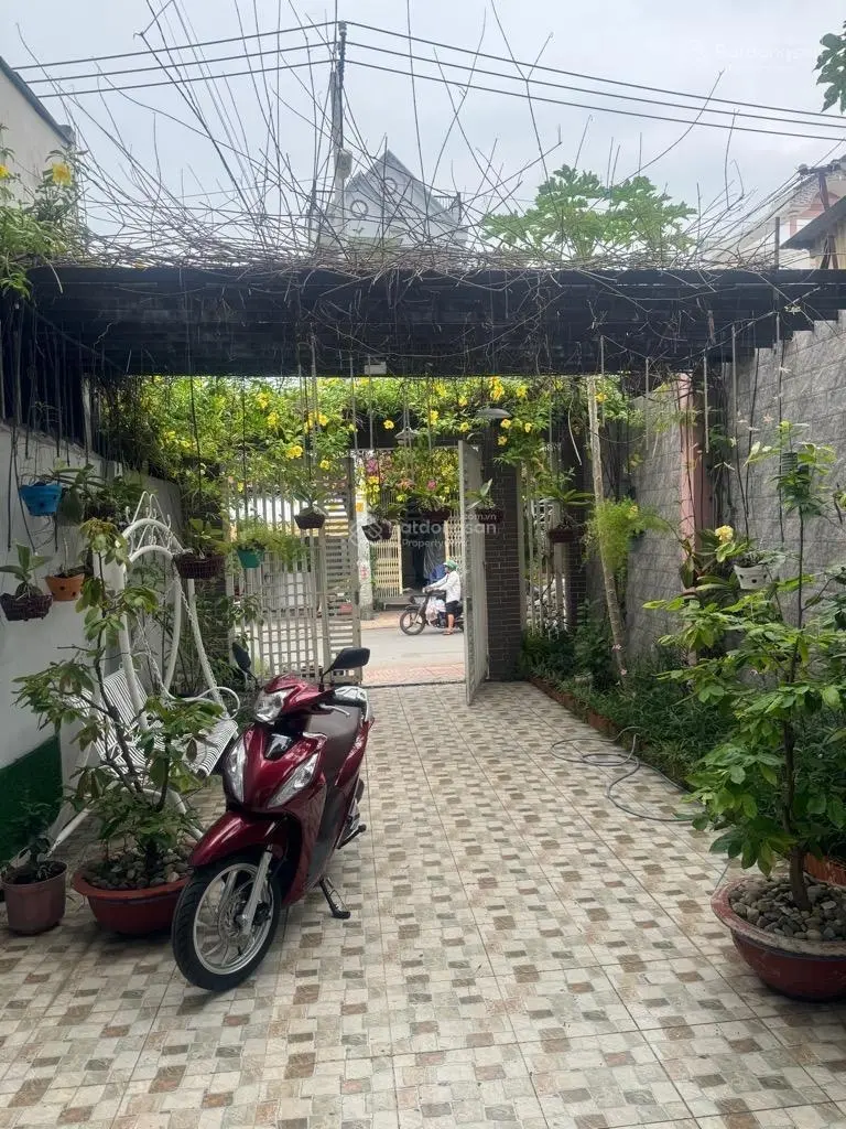 Bán nhà MTKD Mai Hắc Đế Quận 8 , DT 150m2 , ngang 5 x 30 , 4PN , tặng full nội thất , nhỉnh 10 tỷ