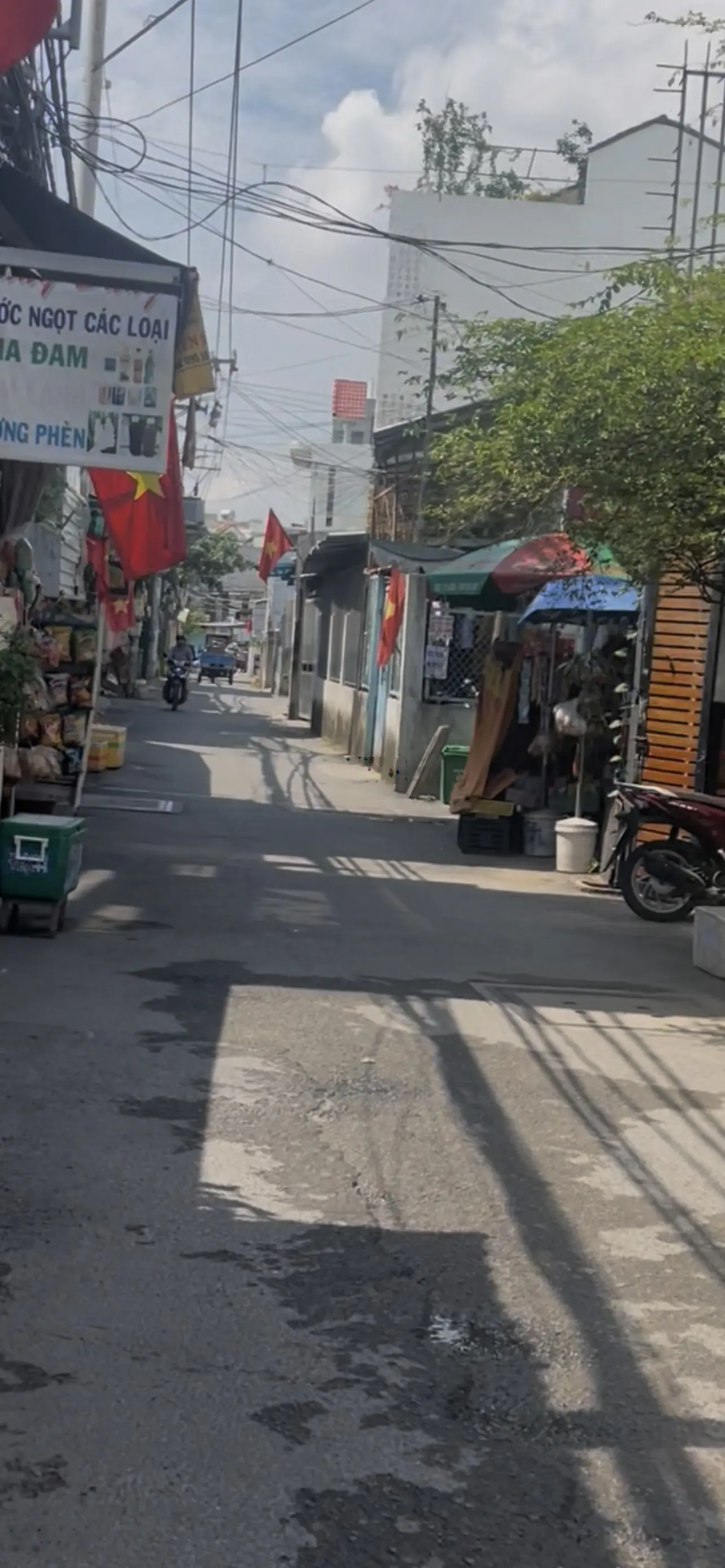Bán gấp nhà 3 lầu hẻm thông xe hơi. Giá 7.2 tỷ PHBP TP Thủ Đức