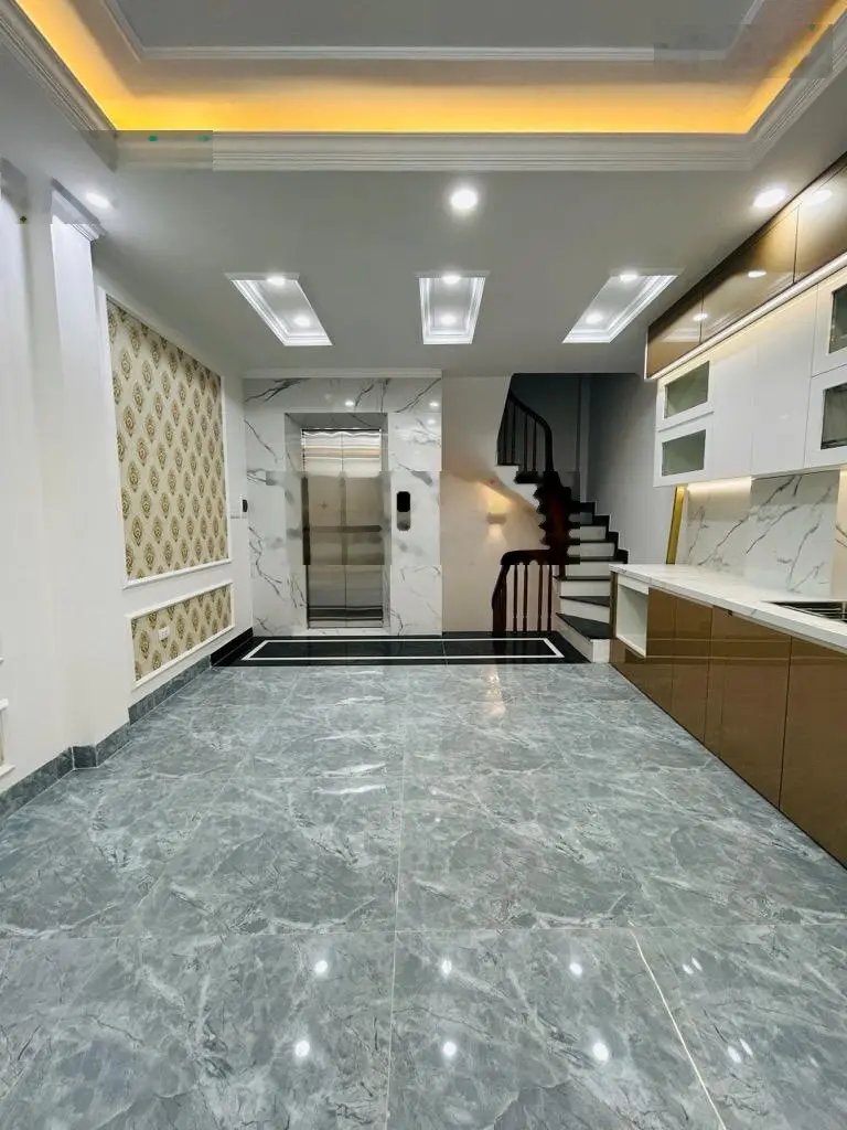 Siêu hiếm, vị trí Trung tâm lõi Đống Đa - Tây Sơn, 11,3 tỷ, 40m2, Thang máy nhập khẩu