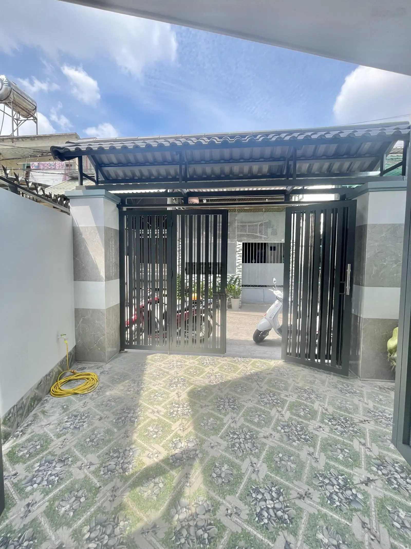 Cần bán nhà 2 lầu mới hoàn thiện gần ngã tư mồi DT67M giá 3,4 tỷ