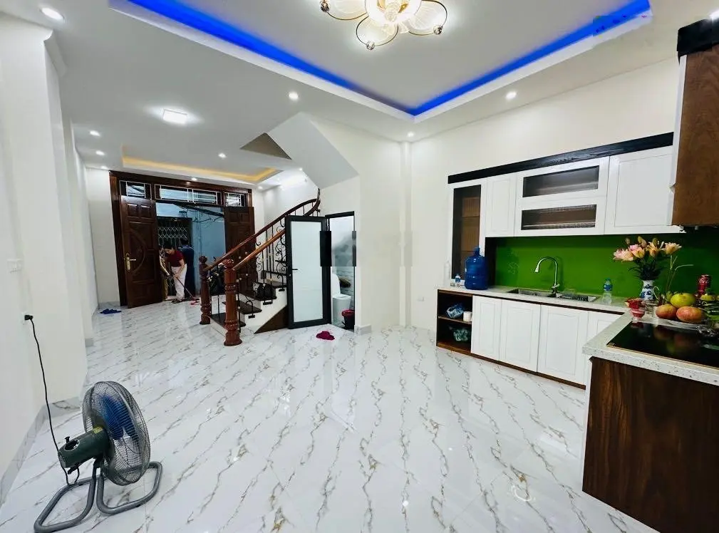 Bán nhà Đại La, cực phẩm Bách Kinh Xây, 45m2 x 5 tầng, 7 phòng ngủ, 2 mặt thoáng, nở hậu cực đẹp