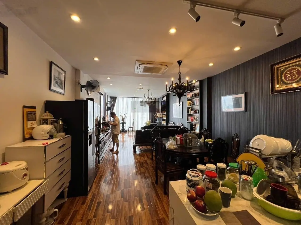 Đẳng cấp! Ngay mặt phố An Dương Vương 100m2, 6 tầng thang máy, nội thất xịn sò, gara ôtô. Giá 22 tỷ