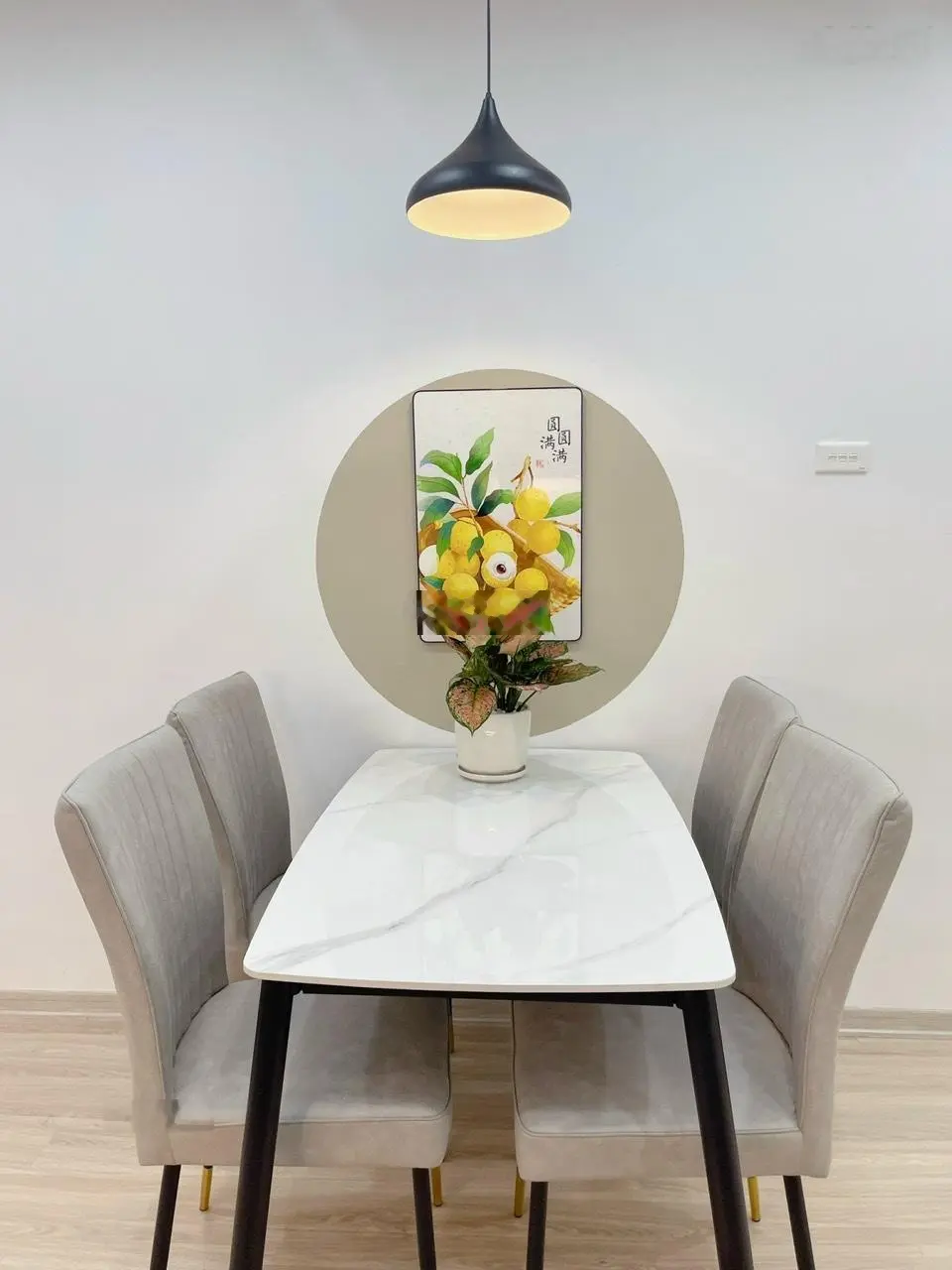 Bán căn hộ 63m căn góc 2pn 2vs HH4A Linh Đàm.Hỗ trợ khách mua v.a.y bank 650tr