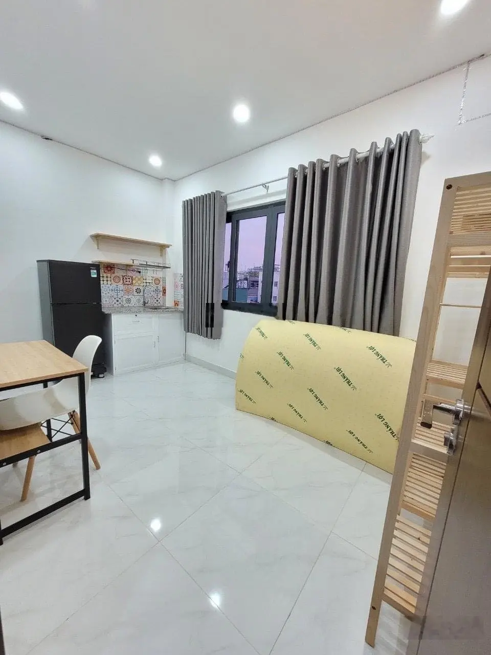 Duy nhất 1 căn! Cư Xá Đồng Tiến, Q10 - Giá 4 tỷ 1/ 4,8m x 15m. 1 trệt 4 lầu 6PN 6WC. Sổ hồng sạch