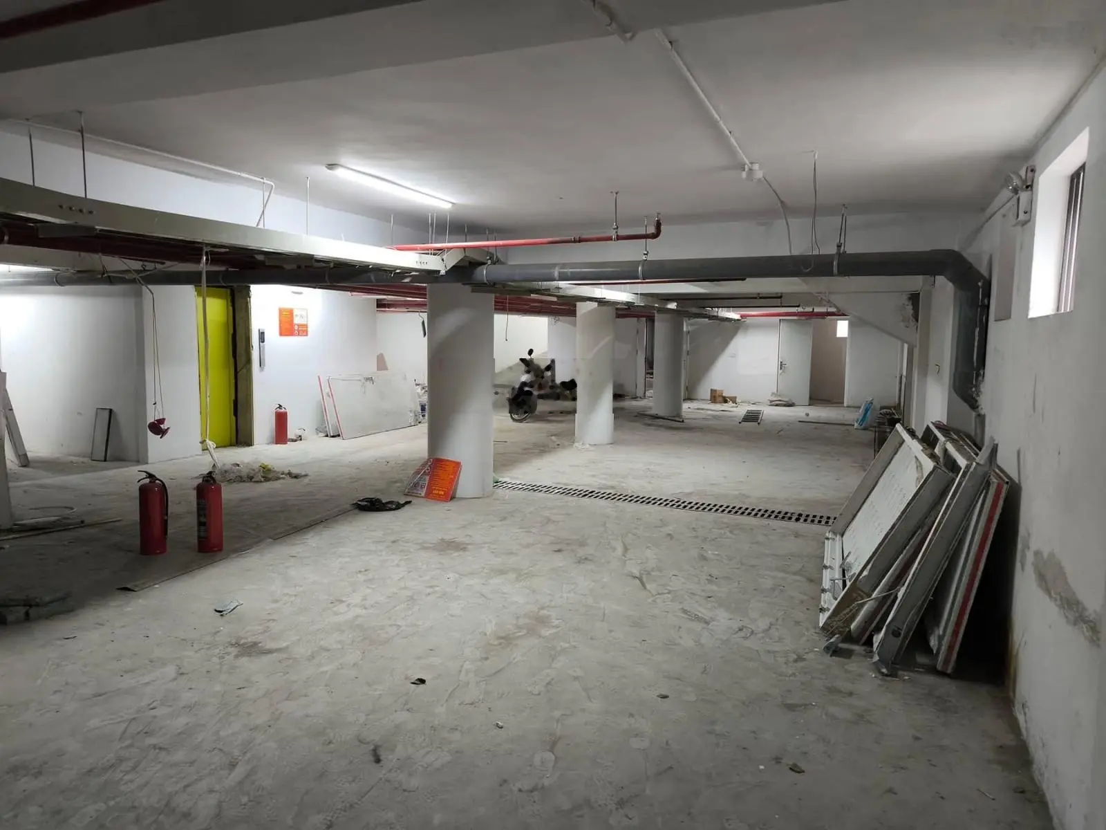 Chủ nhà gửi bán tòa văn phòng mặt phố Hồ Tùng Mậu: 340m2, 8 tầng, MT: 38m. Giá: 288tỷ