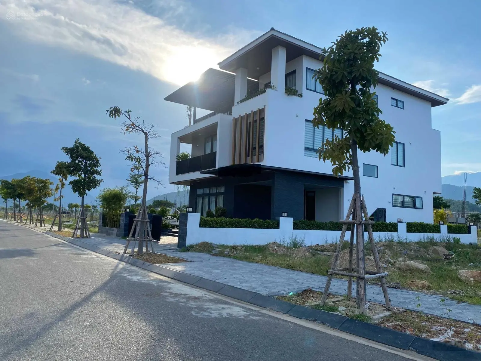 Bán đất kDT Golden Hills City , trục thông gần trường học , gần kênh sinh thái , 125m2 , 2 tỷ 050