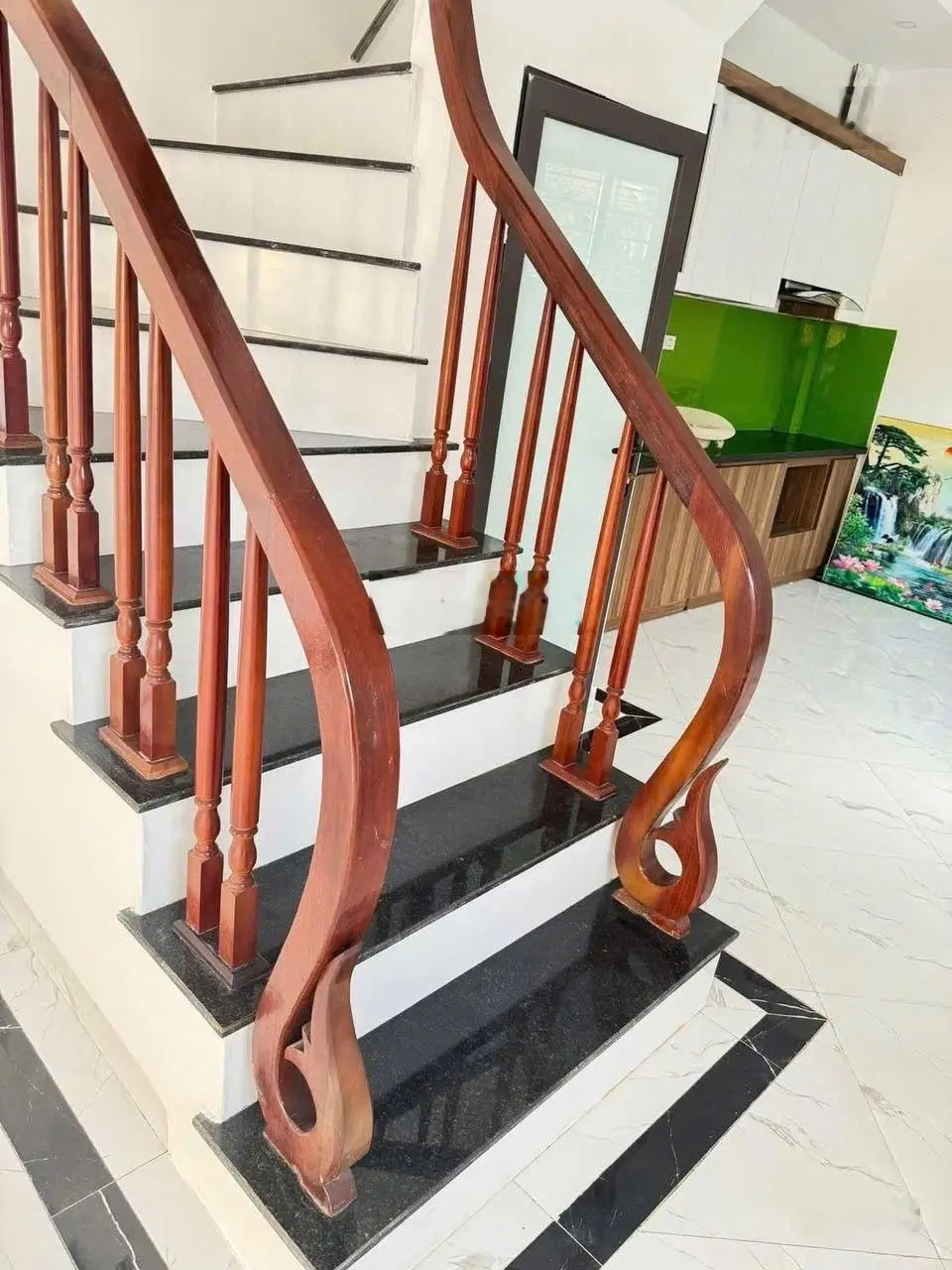 Cần bán gấp nhà lô góc đại tự - oto chạy thông - sát kdt hinode - trả giá là bán
