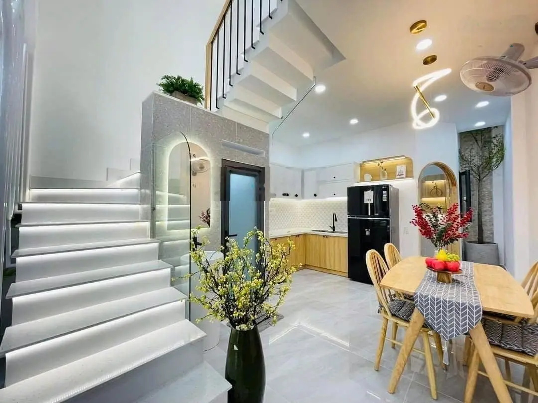 Bán nhà 2 tầng 31m2 chỉ 1tỷ850 Cao Thắng, P12, Q10. Gần BV Bình Dân, chợ Hồ Thị Kỹ. Sẵn sổ, hẻm 6m.