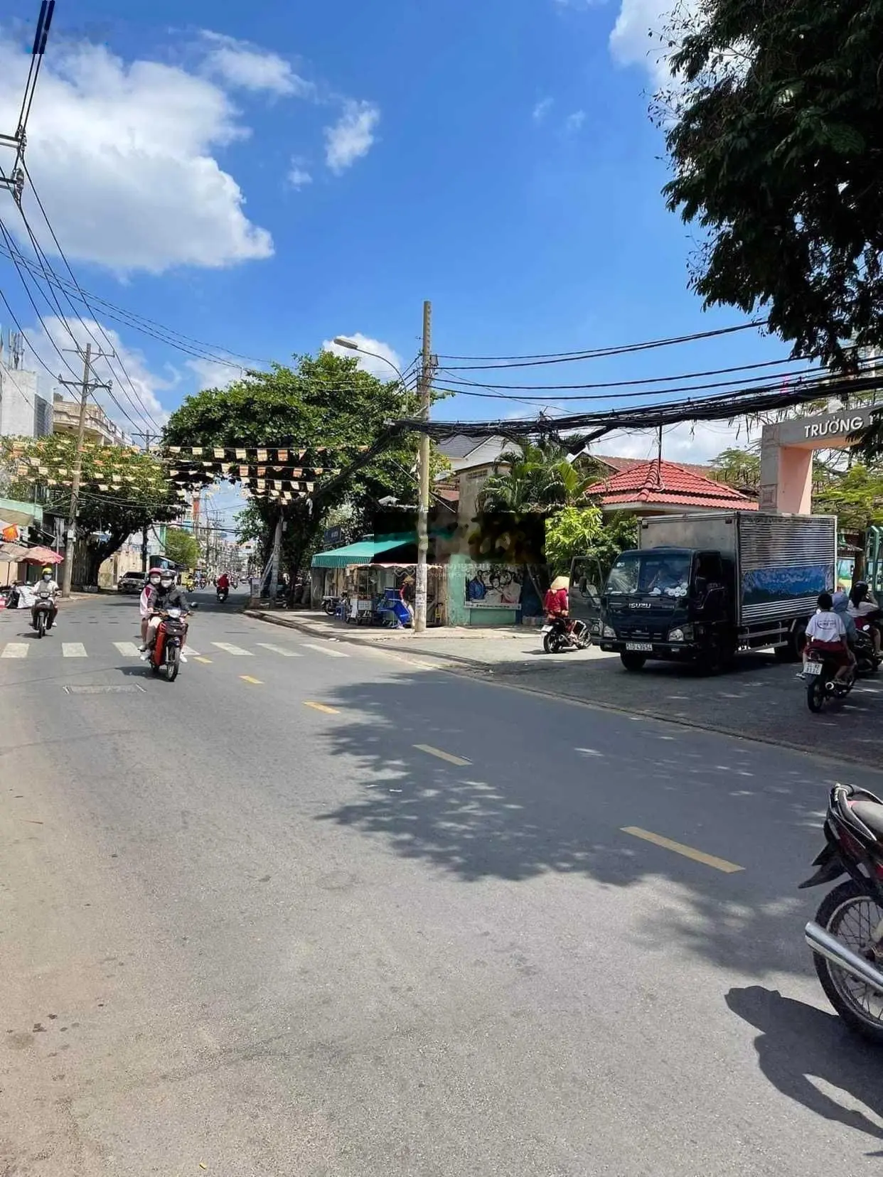 156m2 mặt tiền (9 x 17m) Lạc Long Quân