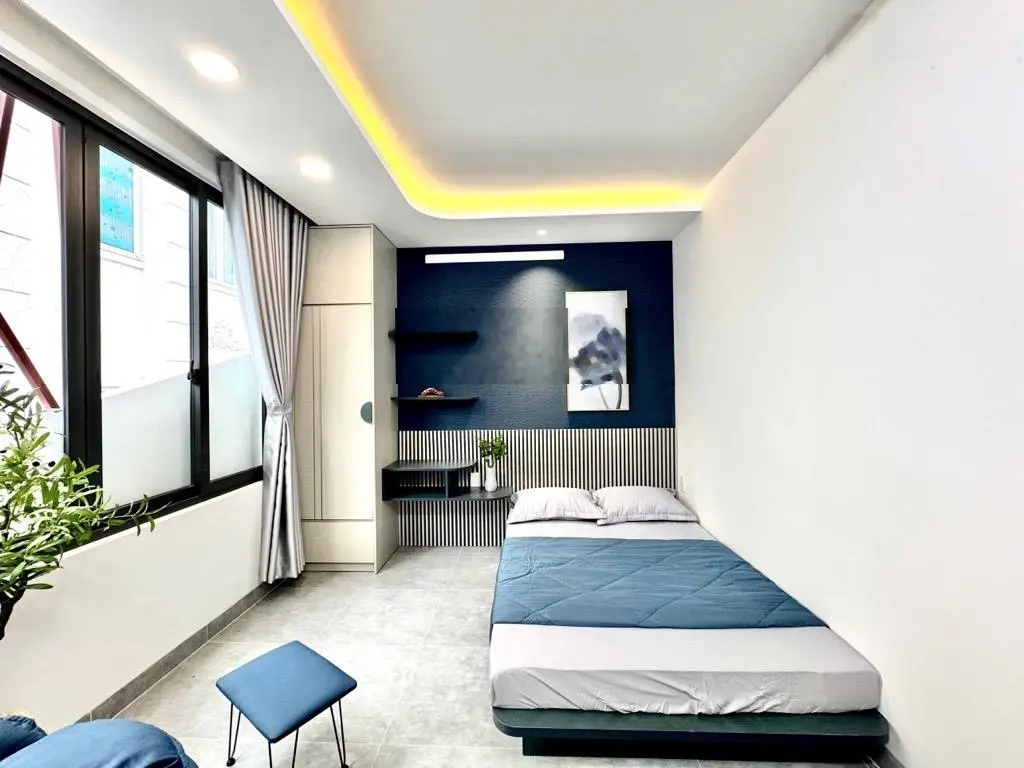 Nhà đẹp q4- 3 lầu - 40m2- sát hẻm ôtô-ko qh-chỉ 5 tỷ nhỉnh