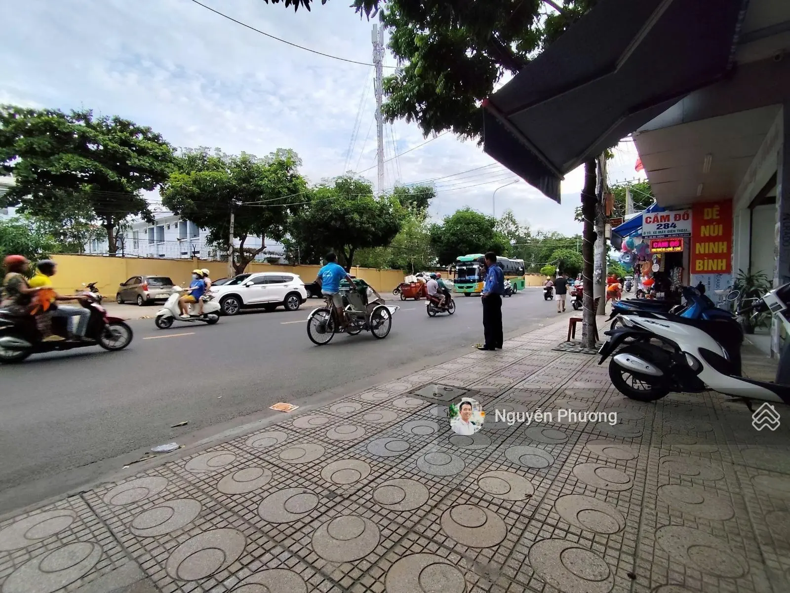 Nhà 3 tầng mặt tiền đường Dã Tượng Nha Trang ra biển chỉ 150m kinh doanh buôn bán