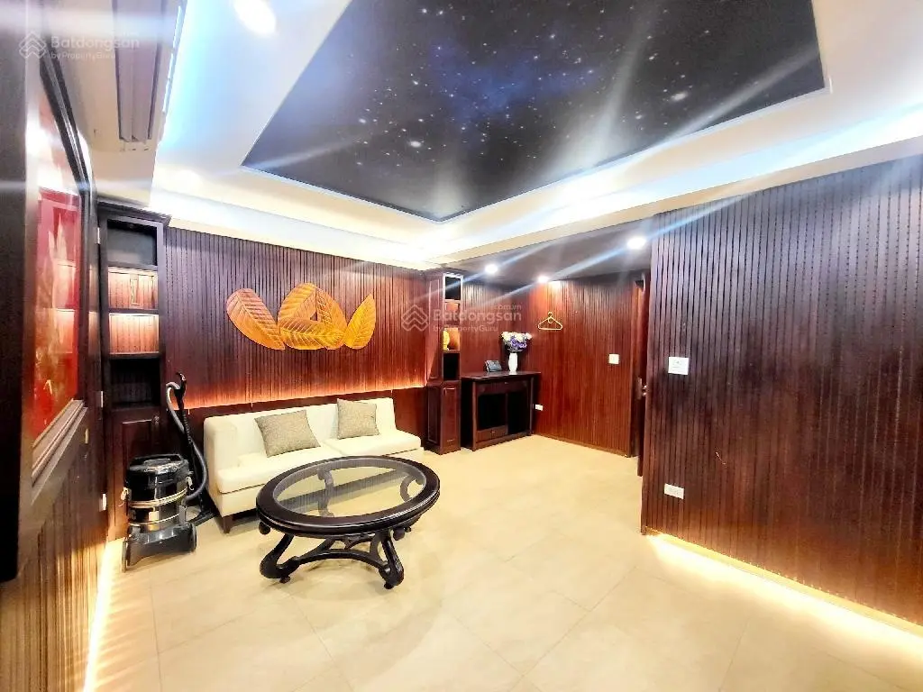 Cực phẩm MP Tô Ngọc Vân, view Hồ Tây - vỉa hè kinh doanh - thang máy, 100,6 m2, giá 71 tỷ