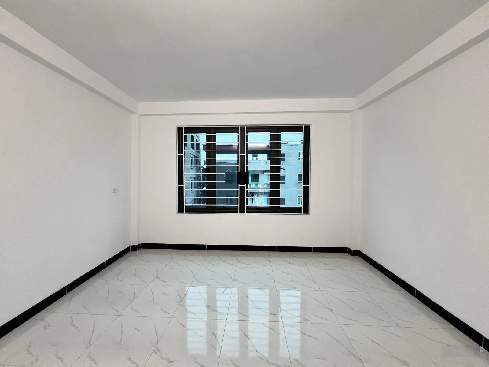 CC BÁN NHÀ MỚI ĐẸP VĨNH NINH - VĨNH QUỲNH, 48m2 4.5tầng, ô tô đỗ gần, nhỉnh 4 tỉ LH 0979228902
