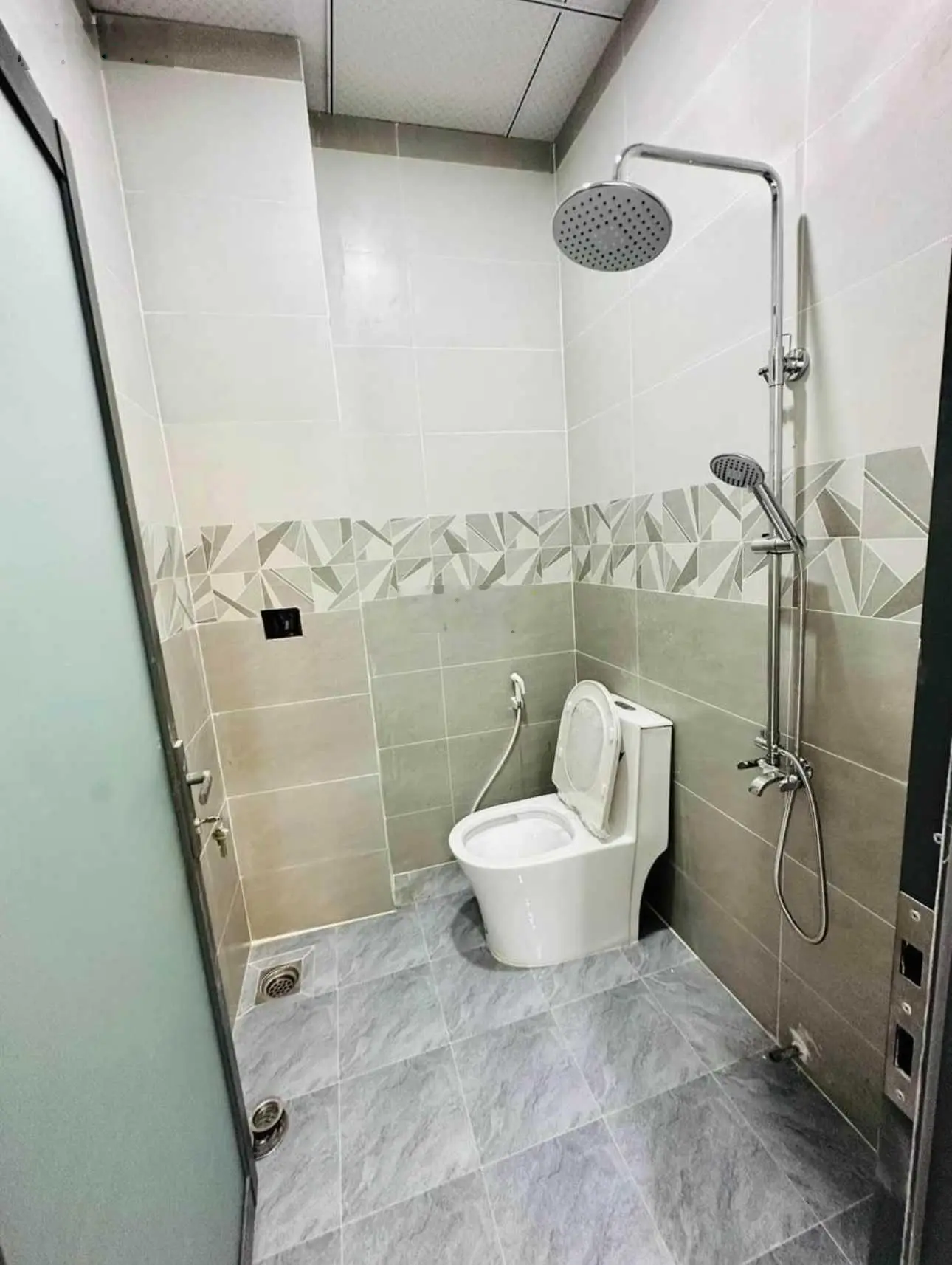 Xuất hiện căn nhà lửng 100m2 ngay Cổng Văn Miếu Trấn Biên, 1 sẹc đường Huỳnh Văn Nghệ