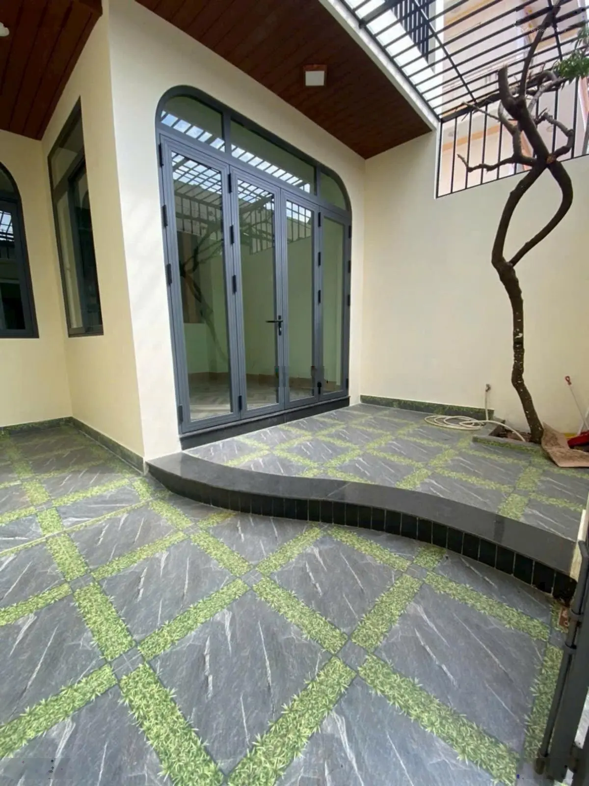 Bán nhà ngang lớn (6x16)m có thang máy - Hẻm 8m nội khu Đặng Thùy Trâm - giá 14.3 tỷ