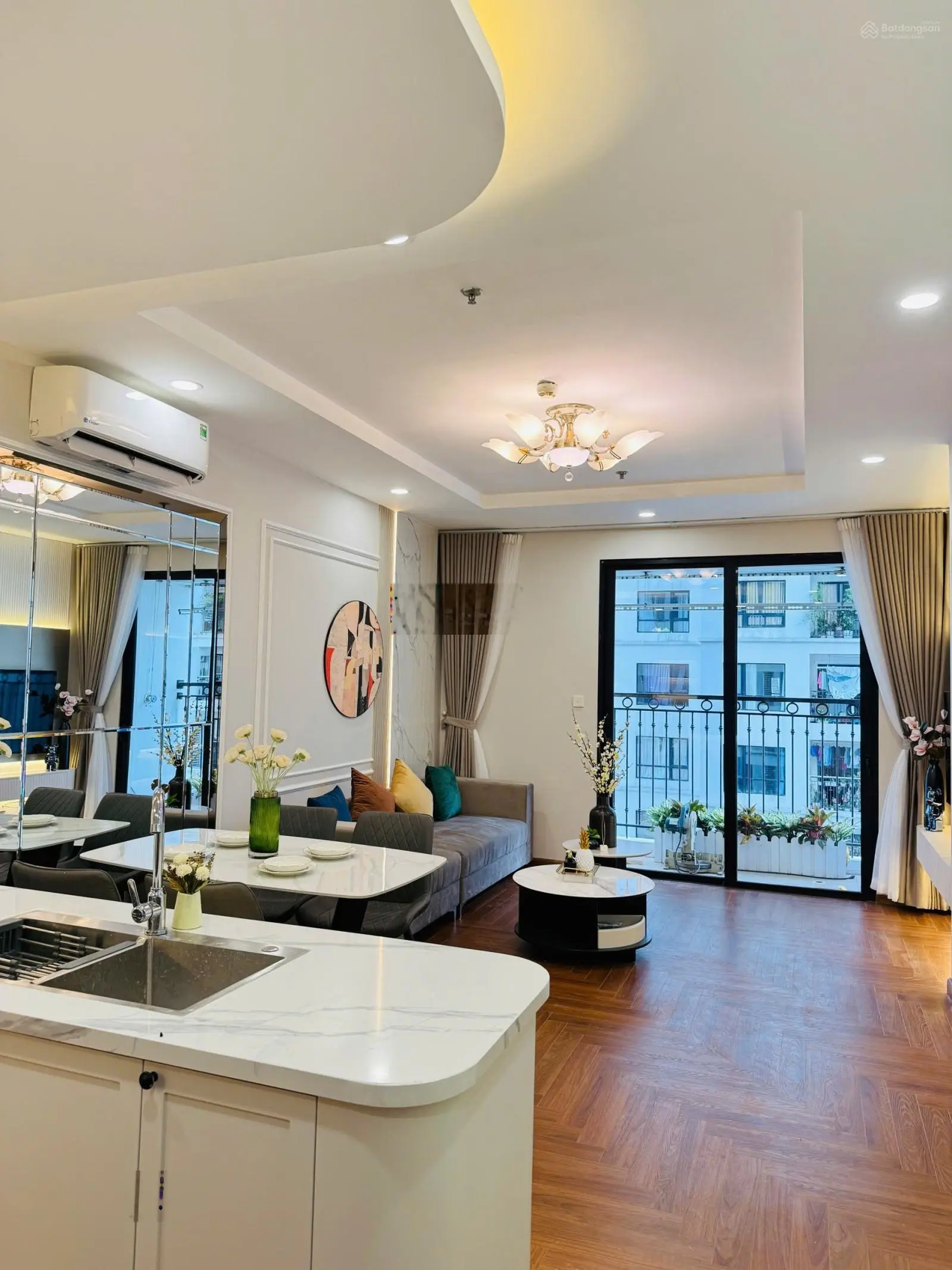Có slot ô tô vĩnh viễn! Bán căn hộ 2 ngủ 75.2m2 full đồ đẹp như hình giá 6.9tỷ tại Times City