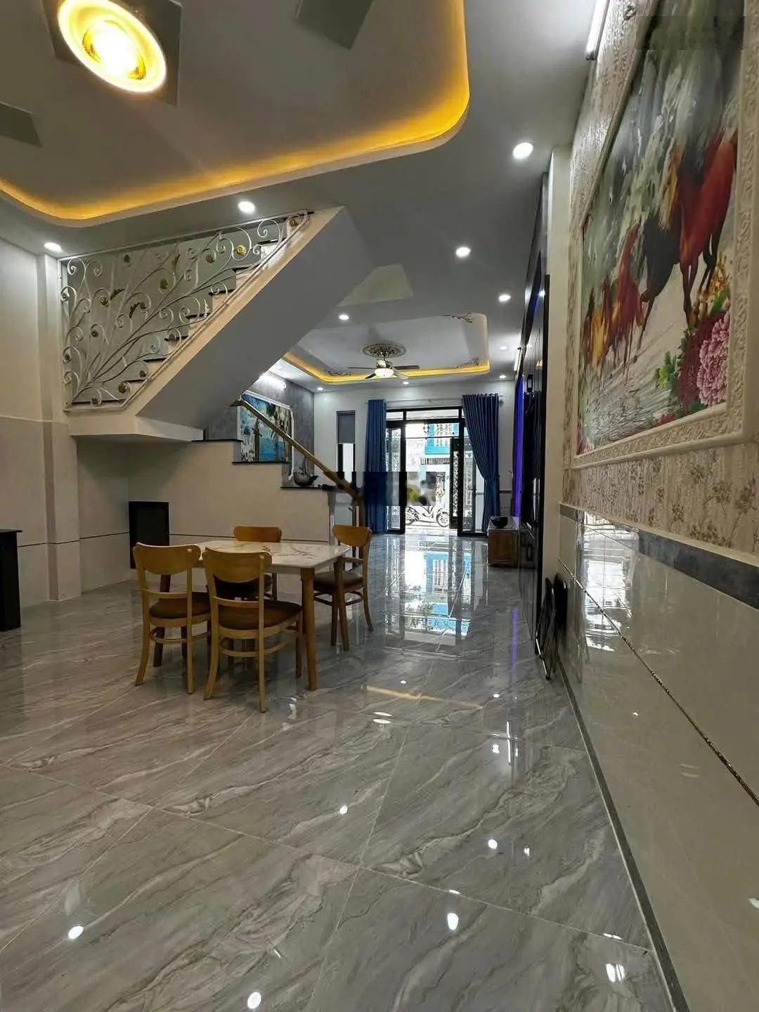 Bán gấp nhà gần chợ Hoàng Hoa Thám, đường Trương Công Định, Tân Bình. Giá 2,060 tỷ| 50m2| SHR