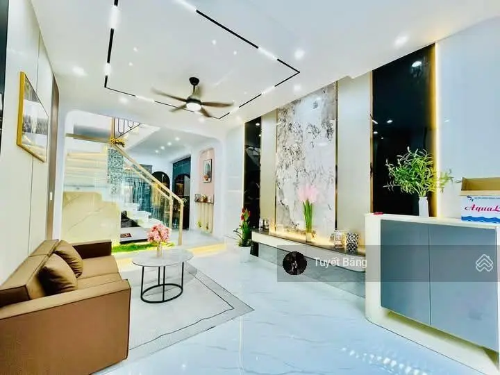 Chỉ nhìn 3tỷ có ngay nhà Đ.Lý Thường Kiệt,P,7,Q.Tân Bình.Cách sân bay Tân Sơn Nhất chỉ 5 phút đi xe
