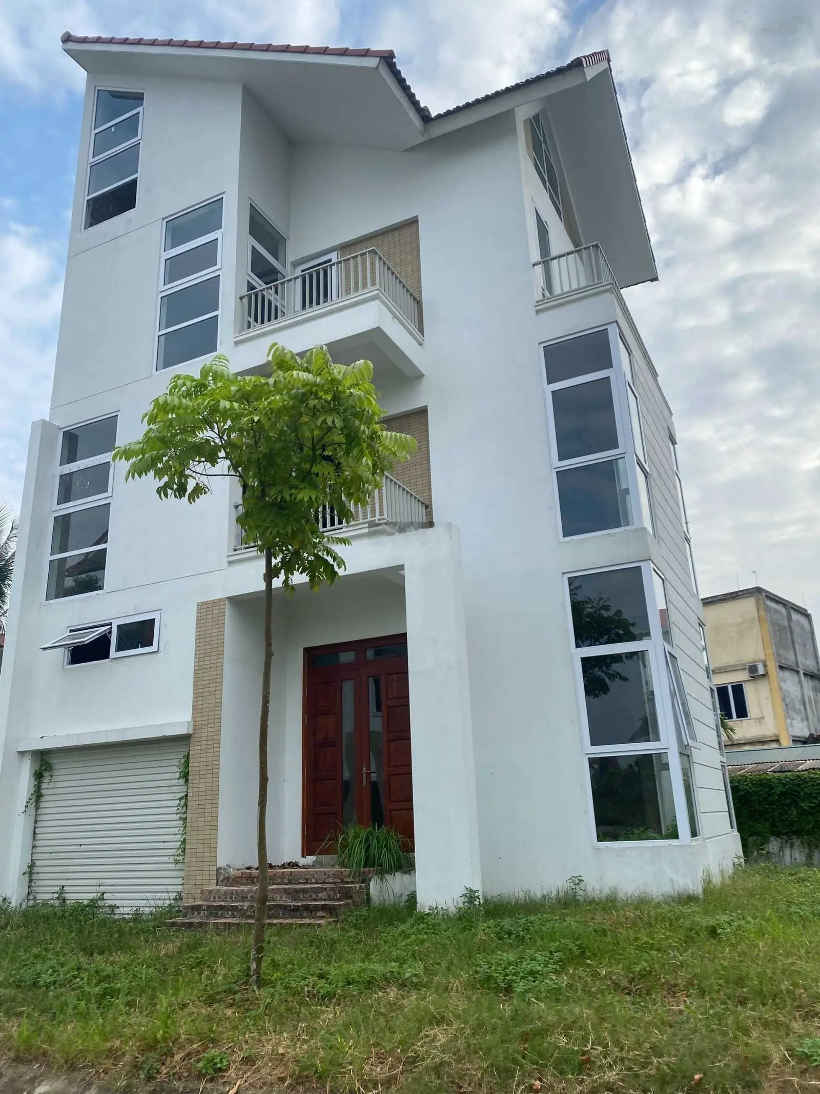 Bán nhanh căn biệt thự 230 Ngôi Nhà Mới Thị Trấn Quốc Oai Giá hơn 16 ,8 tỷ Lh : 0968 813 ***